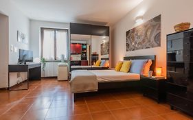 Studio S. Tommaso A Piazza Castello By Wonderful Italy
